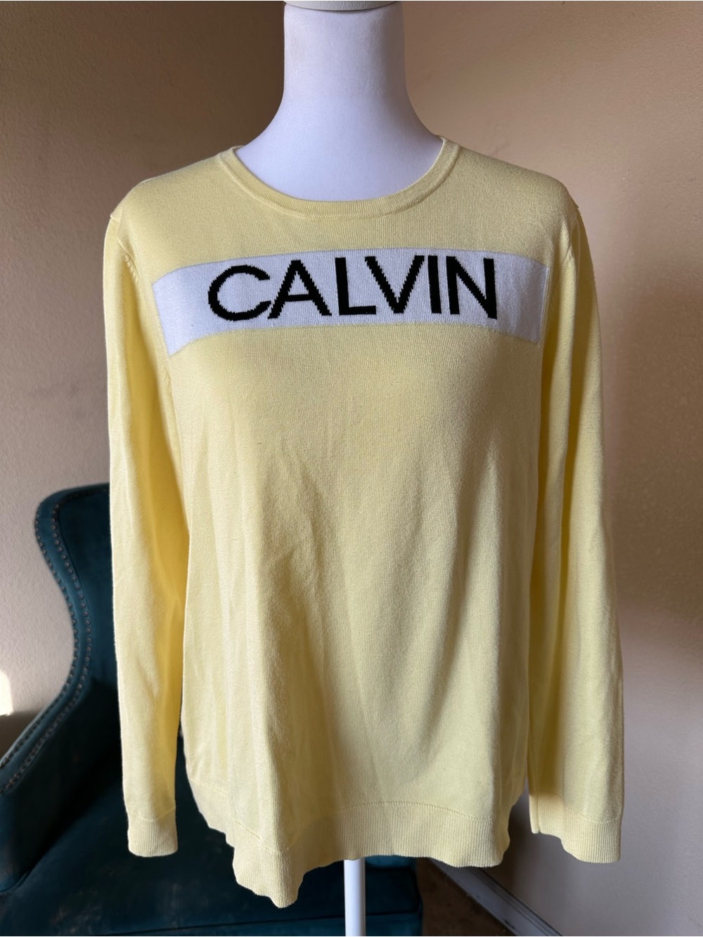 Calvin Klein Butter Yellow Logo Sweater Womens M Lightweight Knit Top
